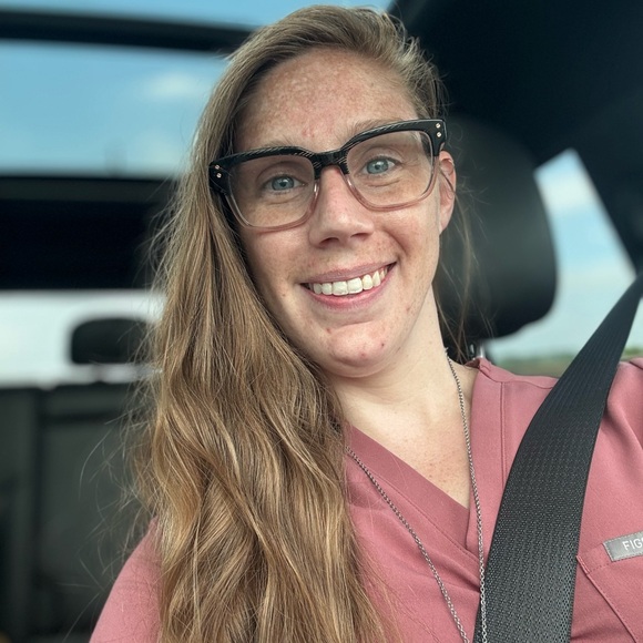 Meet your Posher, Shelby - Picture 2 of 12